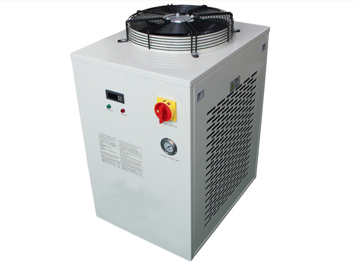 UV LED固化光源設(shè)備的三大配置照射頭、水冷機(jī)、電源驅(qū)動(dòng)